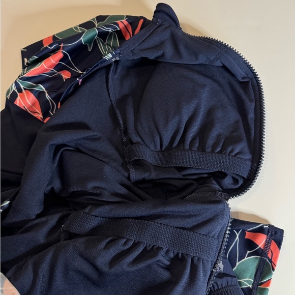 All in Motion Women's long sleeve One Piece Swimsuit small - Picture 7 of 8